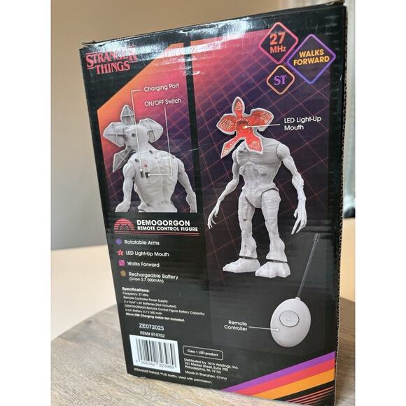 Stranger Things "Demogorgon" Remote Control Toy Figure w/ LED Light Up Mouth NEW - Picture 6 of 6